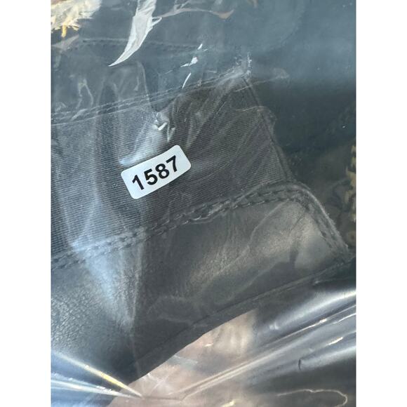 Dr. Martens Women's Rometty Wyoming Leather Platform Chelsea Boot size 7 - Picture 8 of 8